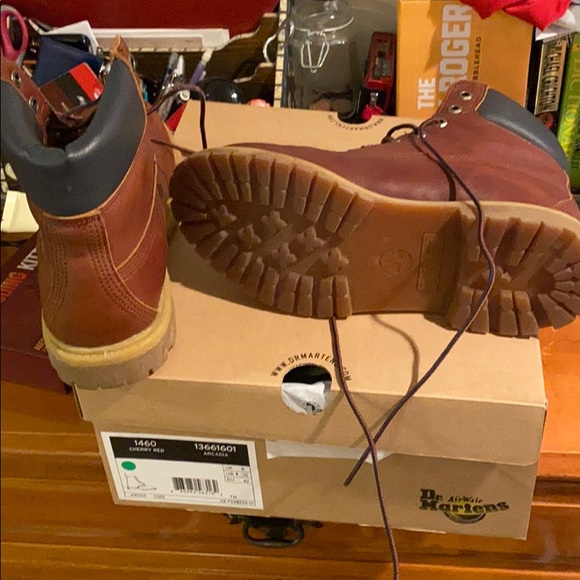 Timberlands Leather Boots - Picture 3 of 3